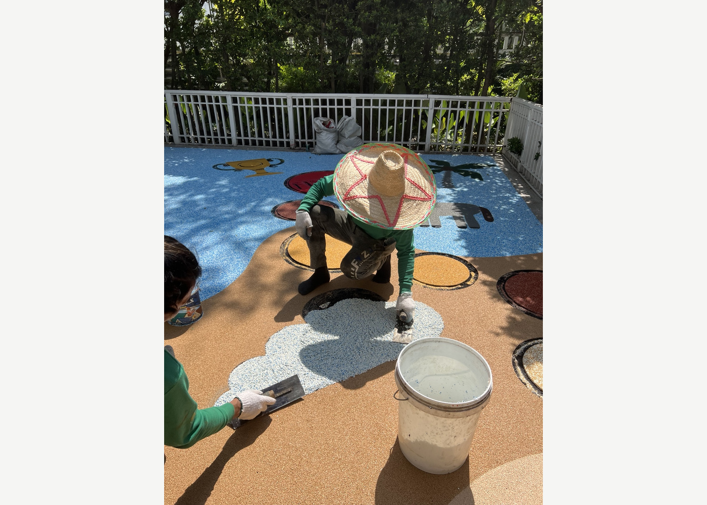 ปรับปรุงพื้นสนามเด็กเล่น EPDM หลังน้ำท่วม